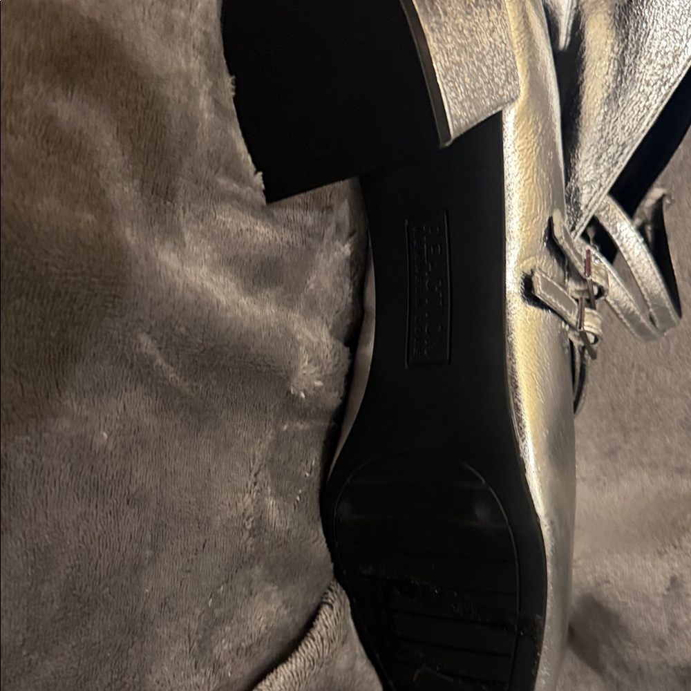 Kenneth Cole Reaction Women's Metallic Silver Heels - Picture 6 of 6